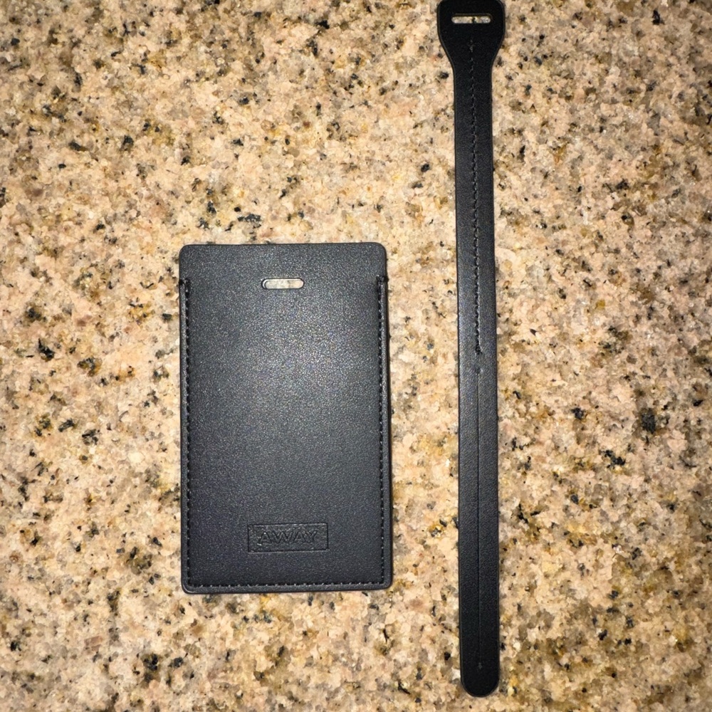 Away Black Leather Luggage Tag